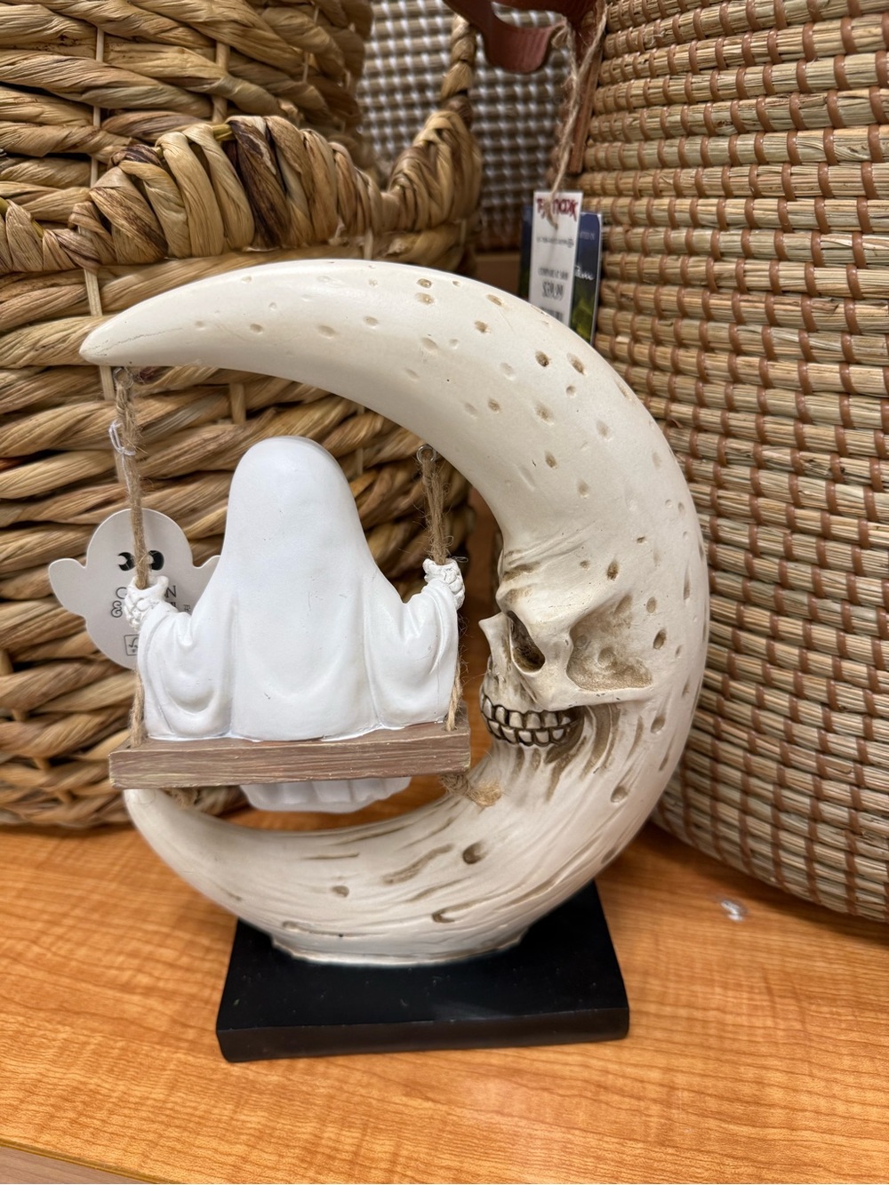 Goblin & Ghoul White Ghost on Crescent Moon Figurine - Picture 2 of 2